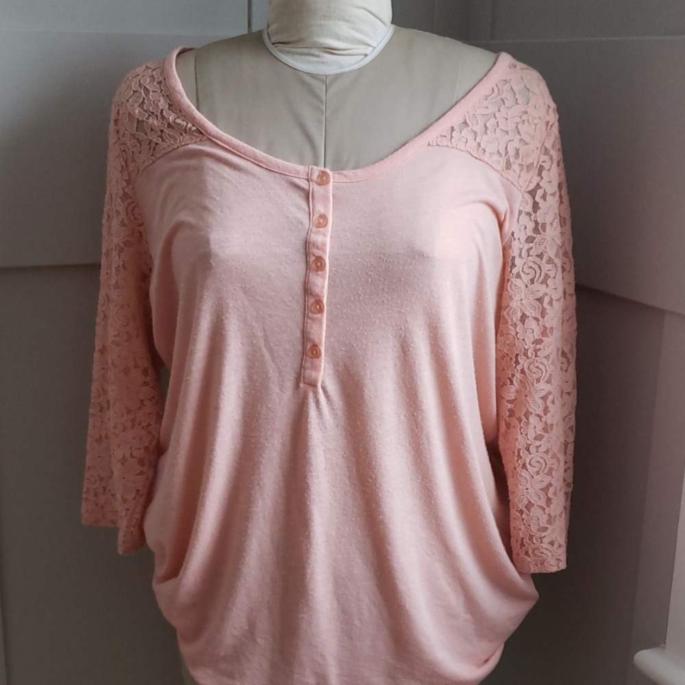 Peach torrid top with lace